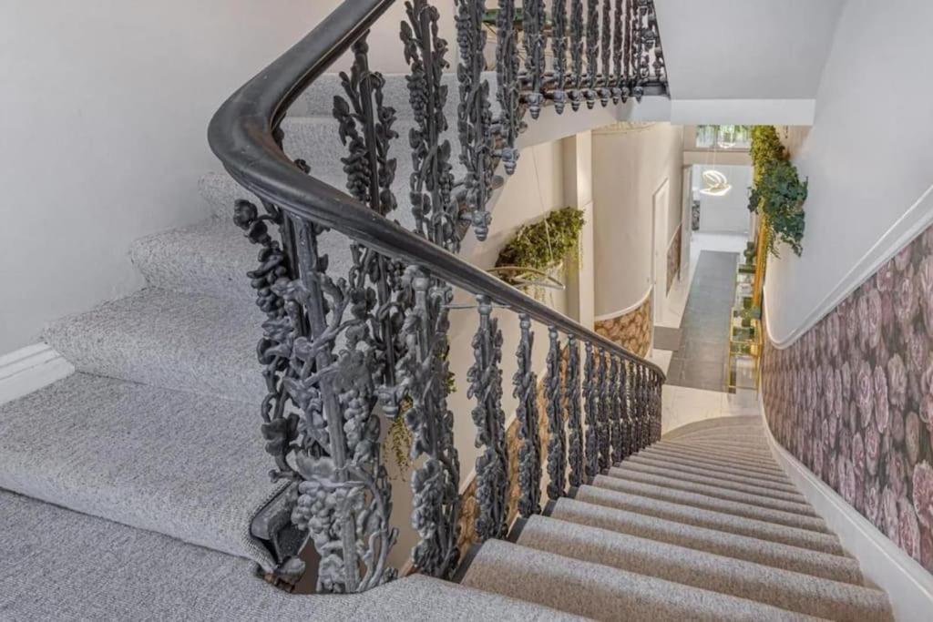 Gorgeous Hyde Park Home With Elevator Access By Tube Metro Stations ロンドン エクステリア 写真