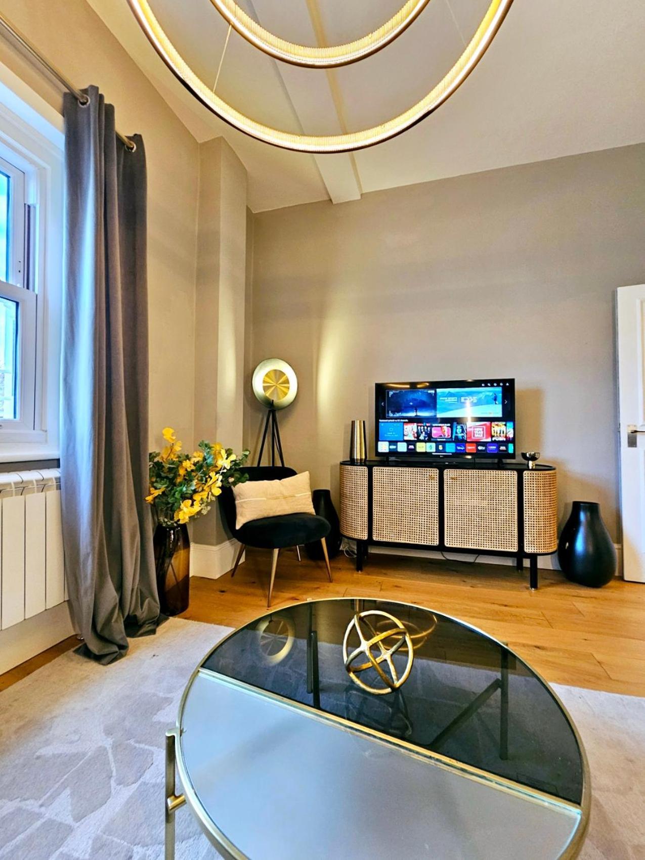 Gorgeous Hyde Park Home With Elevator Access By Tube Metro Stations ロンドン エクステリア 写真